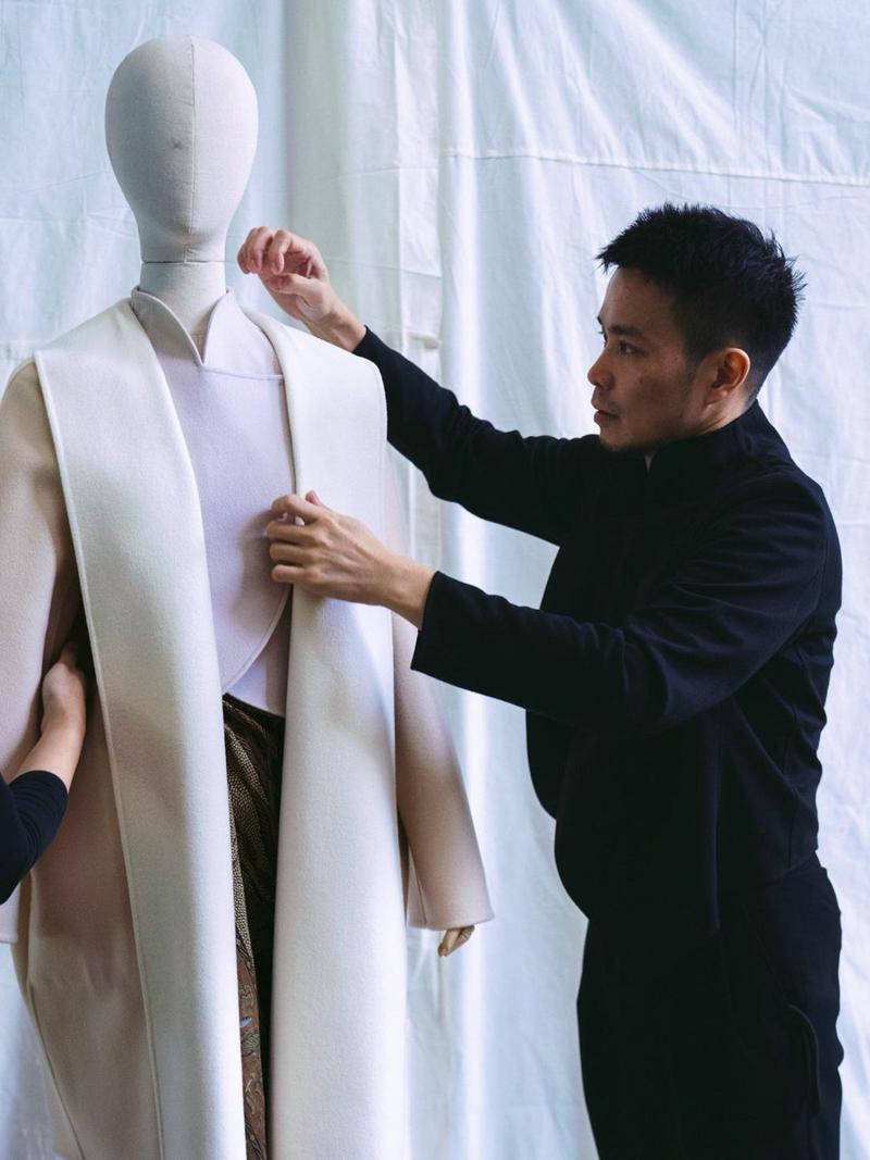 Dikenal Idealis, Desainer Auguste Soesastro Mulai Coba AI untuk Riset Fashion