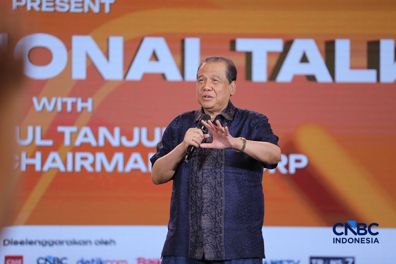 Chairman &amp; Founder CT Corp, Chairul Tanjung saat menyampaikan pemaparan dalam sesi Inspirational Talk Lampung Financial Festival di Hotel Novotel, Bandar Lampung, Minggu (6/9/2026). (CNBC Indonesia/Tri Susilo)