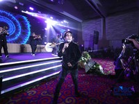 Charly van Houten bersama Setia Band menghibur peserta Financial Festival 2026 yang digelar di kota Lampung, Sabtu (5/9/2026). (CNBC Indonesia/Tri Susilo)