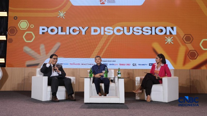 Direktur Jenderal Stabilitas dan  Pengembangan Sektor Keuangan (SPSK) Kementerian Keuangan, Herman Saheruddinsaat dan Anggota Dewan Komisioner LPS Bidang Program Penjaminan dan Resolusi Bank, Doddy Zulverdi menyampaikan pemaparan dalam Lampung Financial Festival di Hotel Novotel, Bandar Lampung, Minggu (6/9/2026).