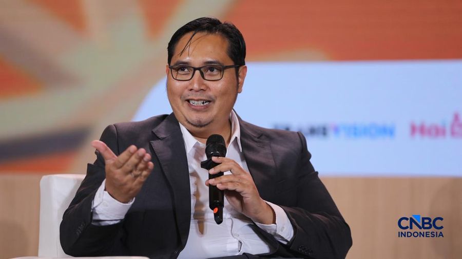 Direktur Jenderal Stabilitas dan  Pengembangan Sektor Keuangan (SPSK) Kementerian Keuangan, Herman Saheruddin saat menyampaikan pemaparan dalam Lampung Financial Festival di Hotel Novotel, Bandar Lampung, Minggu (65/9/2026). (CNBC Indonesia/Tri Susil