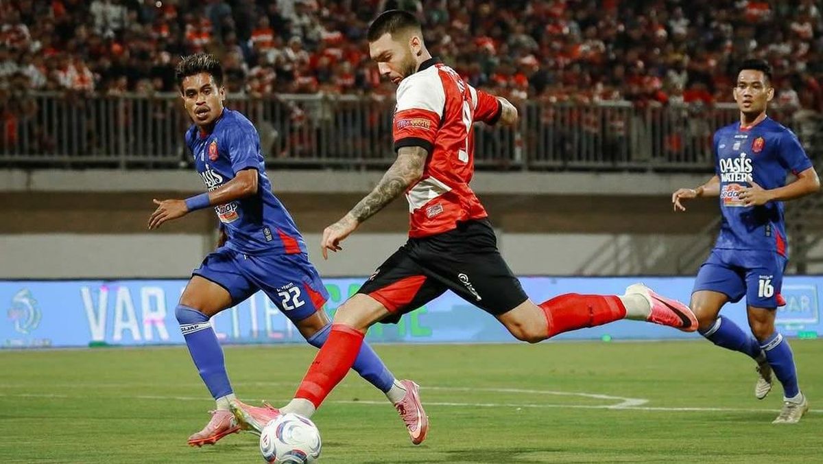 Hasil Madura United Vs Persijap: Dwi Gol Mitkov Menangkan Sapeh Kerrab 2-0