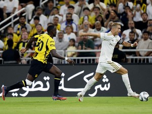 Al Nassr Ditekuk Al Ittihad, Aksi Ronaldo Intip Taktik Jadi Bahan Ejekan