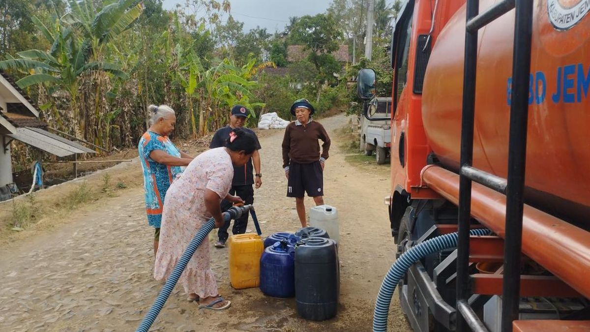 Pemkab Jember Salurkan 607 Ribu Liter Air Bersih Atasi Kekeringan