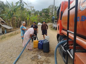 Pemkab Jember Salurkan 607 Ribu Liter Air Bersih Atasi Kekeringan