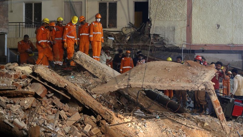 INDIA-COLLAPSE/