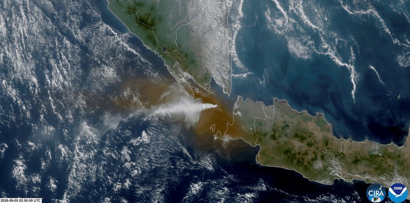A drone view shows Mount Anak Krakatau volcano spewing hot ash during an eruption, in South Lampung, Lampung province, Indonesia, September 5, 2026. Center for Volcanology and Geological Hazard Mitigation (PVMBG)/Handout via REUTERS ATTENTION EDITORS - THIS IMAGE HAS BEEN SUPPLIED BY A THIRD PARTY. MANDATORY CREDIT. NO RESALES. NO ARCHIVES.      TPX IMAGES OF THE DAY