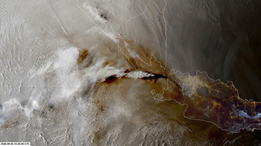 A satellite view shows a volcanic eruption at Mount Anak Krakatau, Indonesia, September 5, 2026, in this screengrab obtained from a timelass satellite video. CSU/CIRA & JMA/JAXA/Handout via REUTERS    THIS IMAGE HAS BEEN SUPPLIED BY A THIRD PARTY. MA