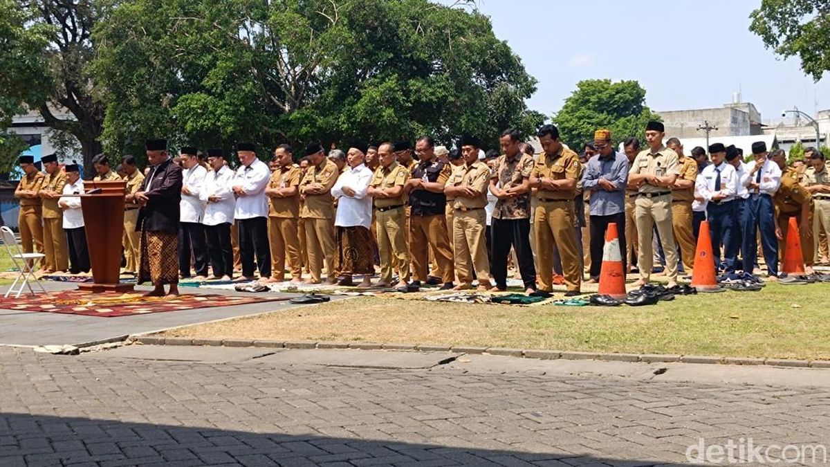 Kebakaran TPA Putri Cempo Belum Juga Padam, Pemkot Solo Gelar Salat Istisqa