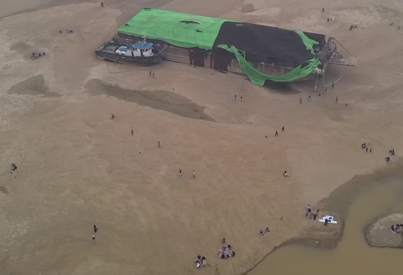 Kekeringan sungai Kapuas. (Ist Instagram atr.drone)