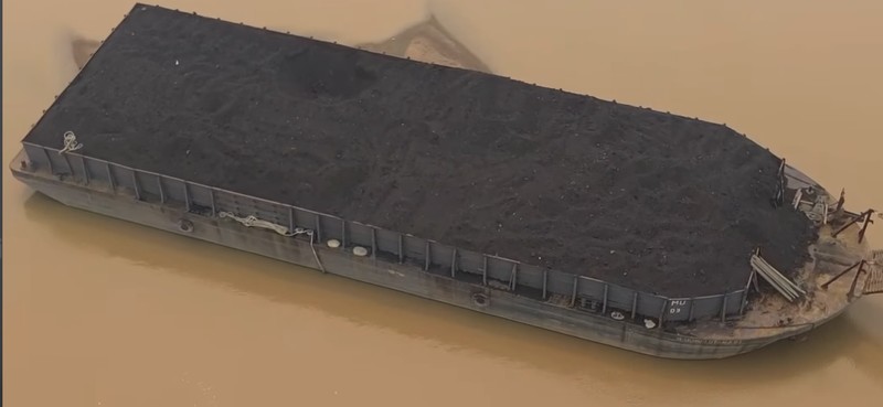 Kekeringan sungai Kapuas. (Ist Instagram atr.drone)