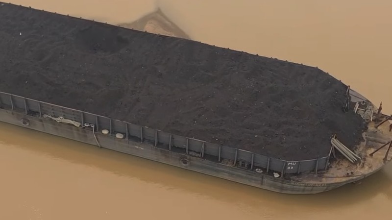 Kekeringan sungai Kapuas. (Ist Instagram atr.drone)