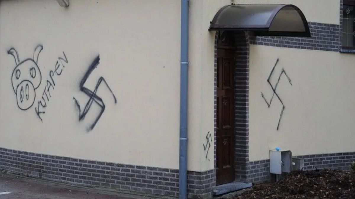 Masjid di Belgia Jadi Sasaran Vandalisme, Ada Swastika hingga Kotoran Anjing