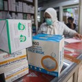 Suasana penjualan masker di Pasar Pramuka, Jakarta, Senin (7/9/2026). (CNBC Indonesia/Faisal Rahman)