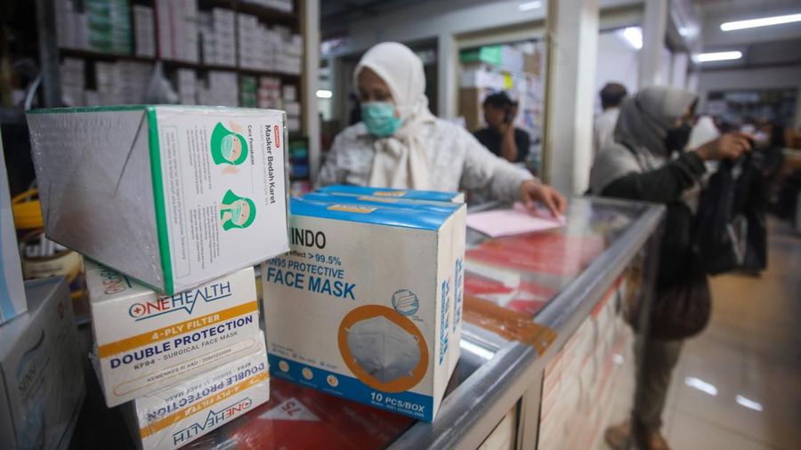 Suasana penjualan masker di Pasar Pramuka, Jakarta, Senin (7/9/2026). (CNBC Indonesia/Faisal Rahman)