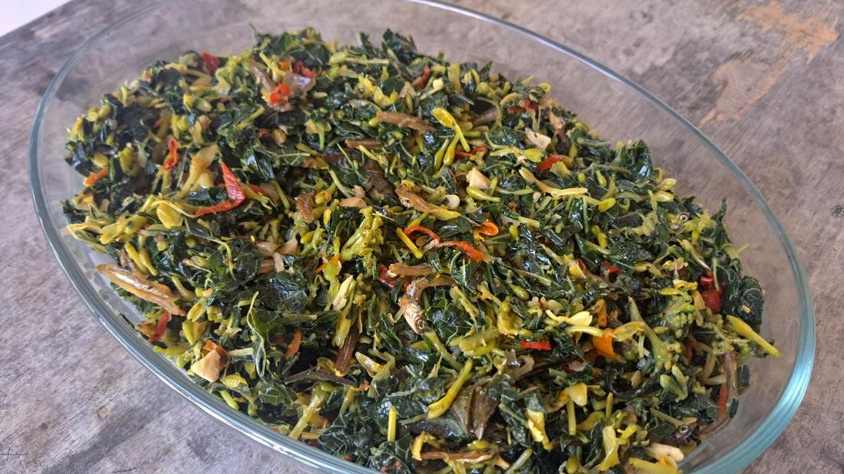 Resep Oseng Daun dan Bunga Pepaya Campur Teri yang Sedap