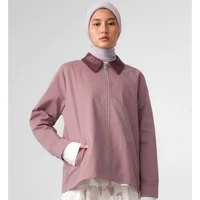 Outfit Andalan Belum Punya Outer Serbaguna? Jaket Oversize Ini Bisa Jadi Andalan Layering 