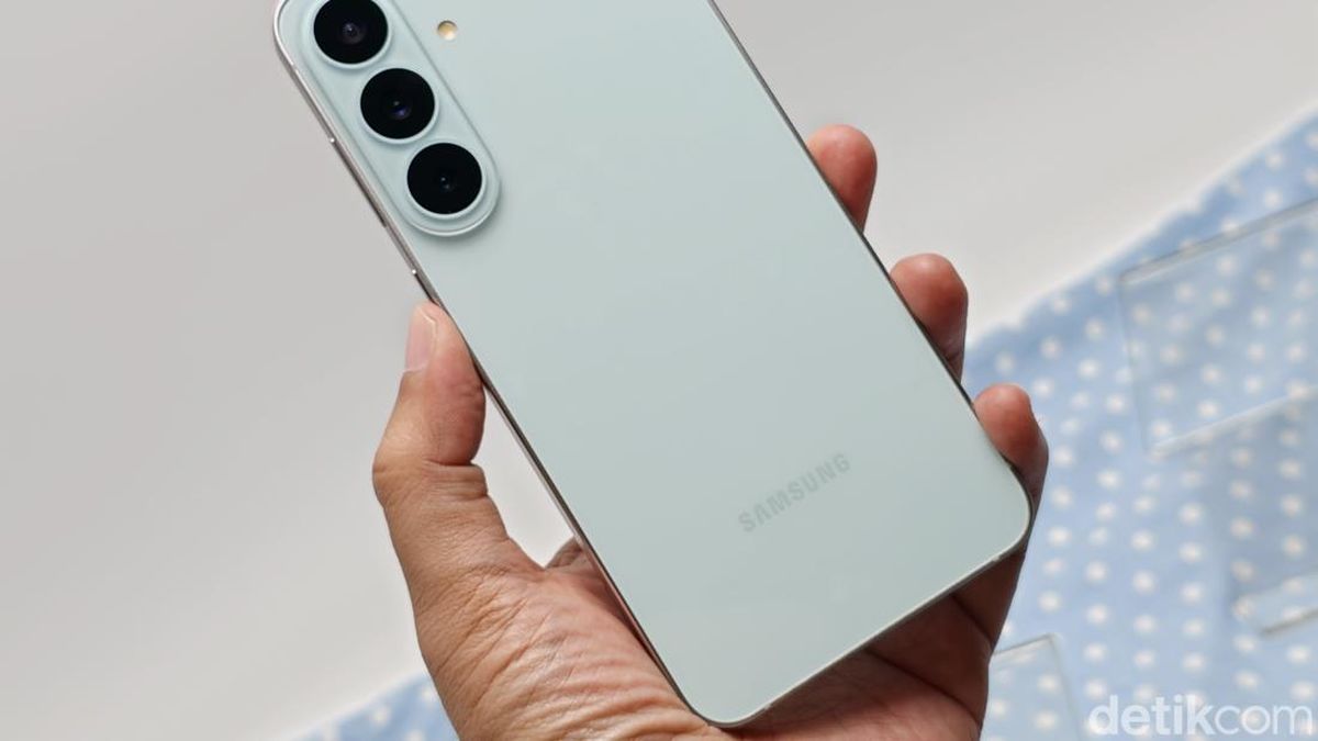 Ilustrasi berita Teknologi: Samsung Galaxy S26 FE dan Galaxy S26, Intip Perbedaan Kamera dan Fiturnya