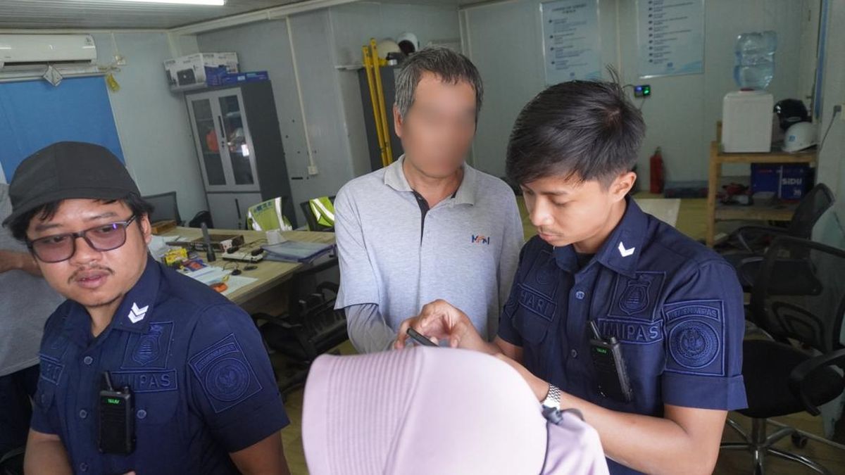 Kerja Proyek di KIK Pakai Izin Tinggal Kunjungan, WNA China Dideportasi