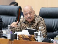 Ketua Komisi XII DPR RI Melchias Markus Mekeng saat Memimpin RDP dengan Plt. Deputi Bidang PSLB3 Kementerian Lingkungan Hidup/Badan Pengendalian Lingkungan Hidup RI, Gedung DPR RI, Senayan, Jakarta, Senin (7/9/2026). (Dok. DPR RI/Mario/Andri)