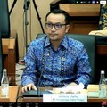 (kiri-kanan) Dirjen EBTKE Kementerian ESDM, Eniya Listiani dan Direktur Utama PT. Pertamina Patra Niaga, Mars Ega Legowo Putra dalam Rapat Dengar Pendapat Dengan Komisi XII DPR RI di Komplek Parlemen, Senayan, Jakarta, Selasa (8/9/2026). (Tangkapan L