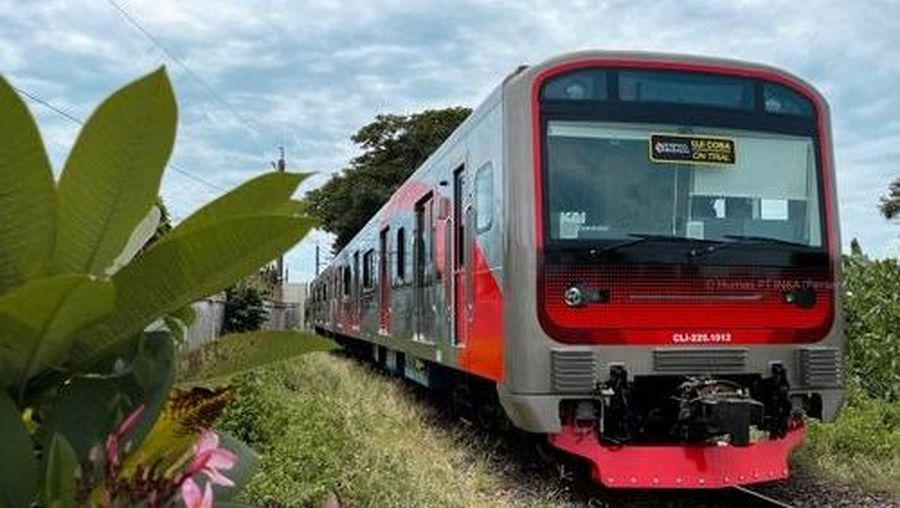 KRL jenis EA-207 CLI-225 atau seri iE305, yang diproduksi INKA. (Dok: INKA)