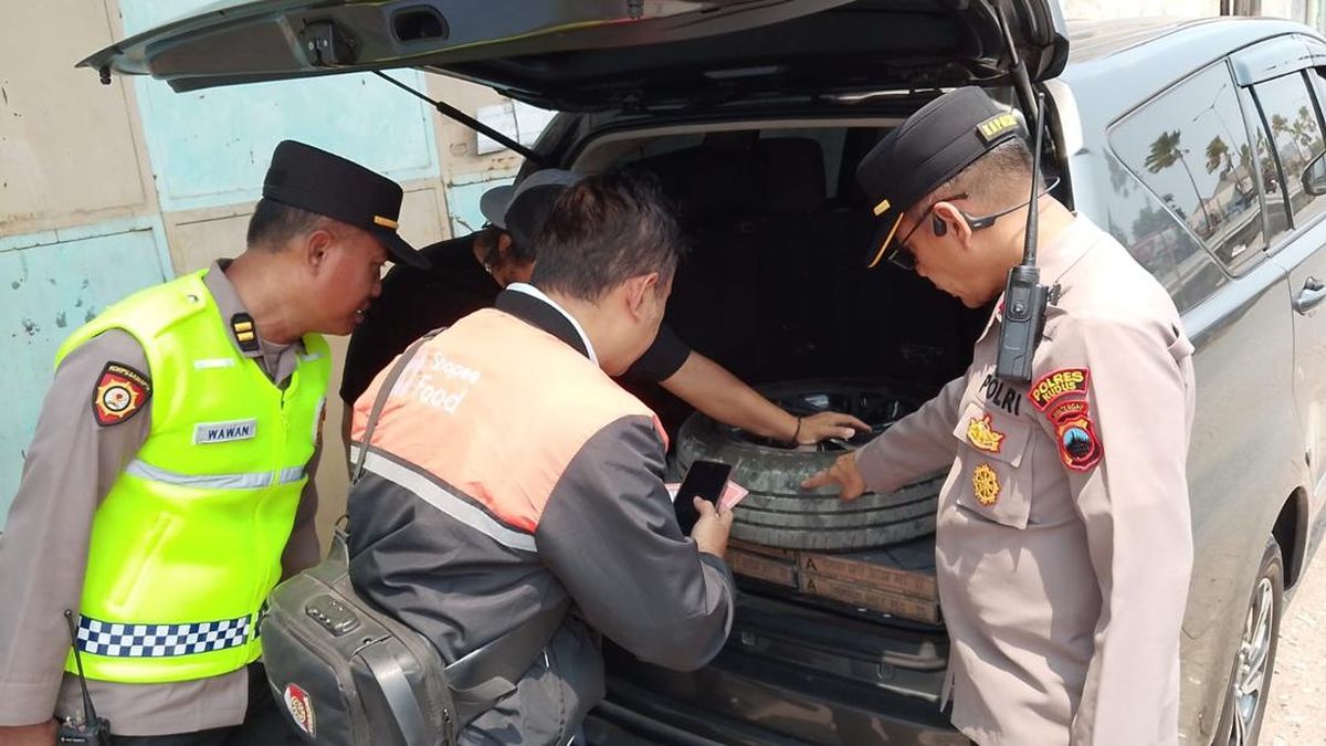 Maling Modus Kempis Ban Gasak Duit Rp 208 Juta Dalam Mobil di Kudus