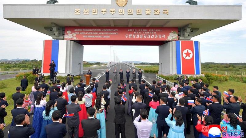NORTHKOREA-RUSSIA/BRIDGE