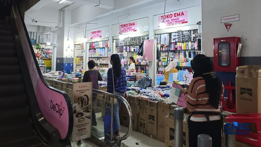 Pusat Grosir Asemka kini jadi 'Dapur' Bisnis Reseller, Jakarta, Selasa (8/9/2026). (CNBC Indonesia/Martyasari Rizky)