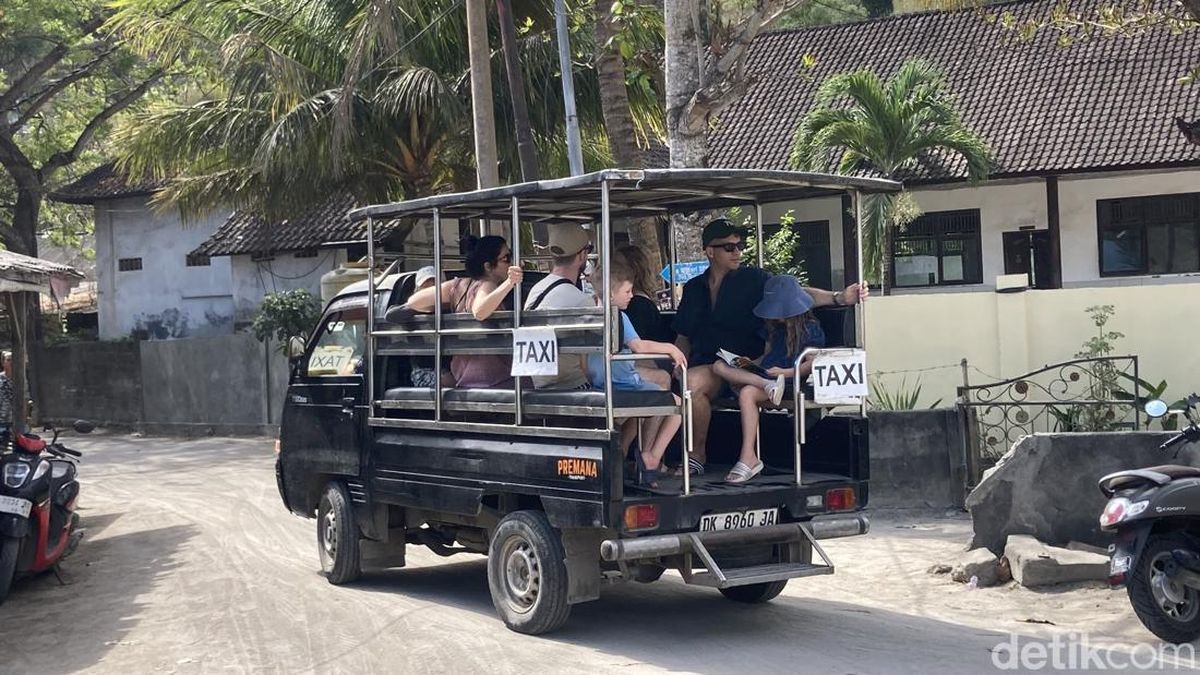 Taxi Pickup yang Ikonik, Andalan Turis-turis Asing di Nusa Lembongan