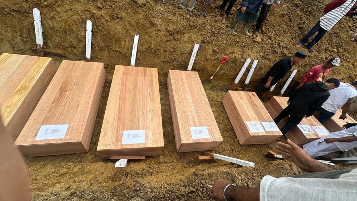 11 Jenazah Korban Kebakaran Pasar Paniai Dimakamkan Satu Liang Lahad