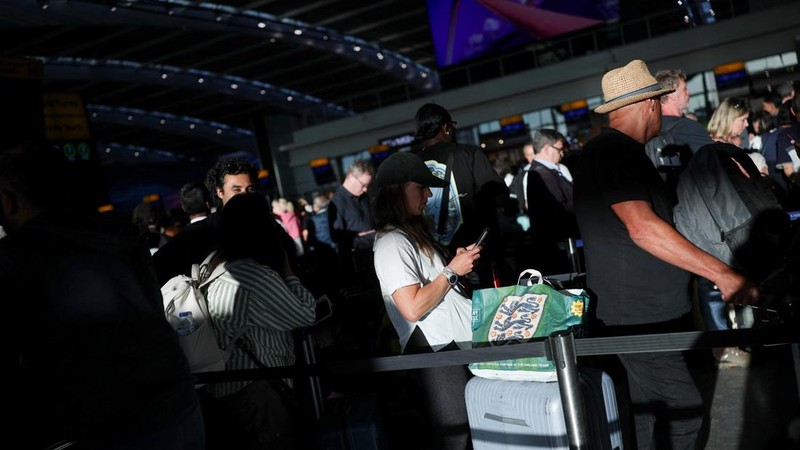 BRITAIN-AIRPORT/