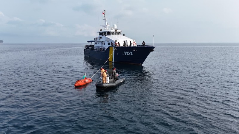 Direktorat Jenderal Pengawasan Sumber Daya Kelautan dan Perikanan (PSDKP) Kementerian Kelautan dan Perikanan (KKP), menangkap satu kapal ikan asing (KIA) asal Filipina yang beroperasi di perairan Sulawesi. (Dok Humas KKP)