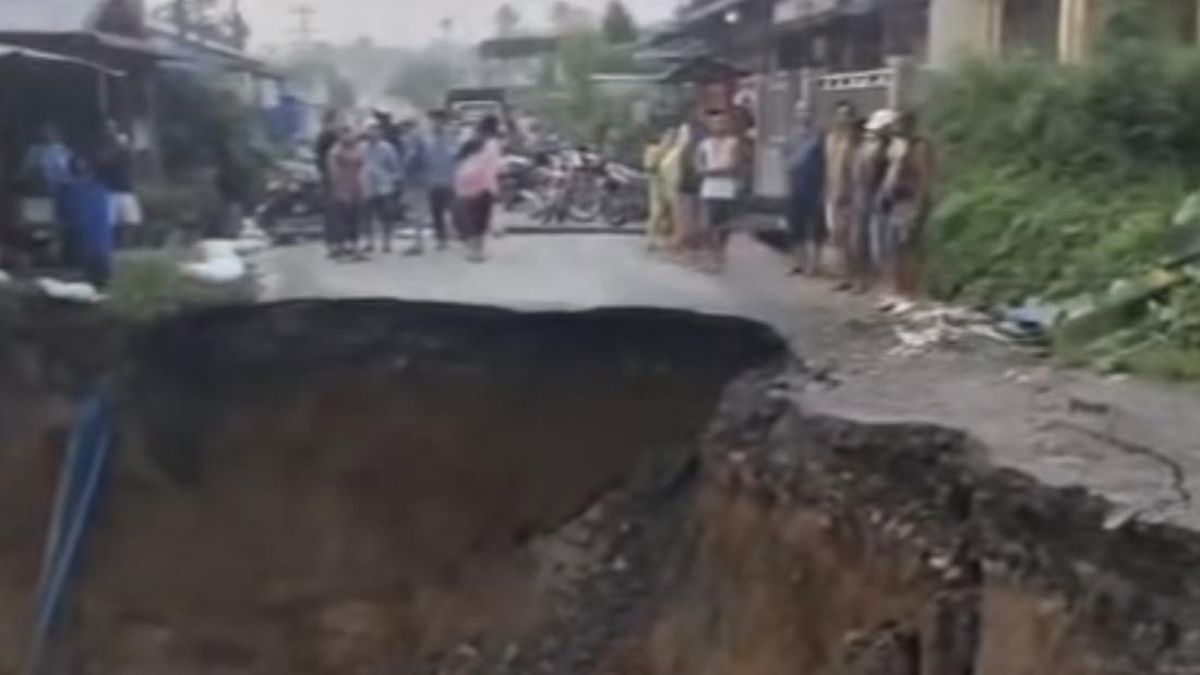 Jalur Utama ke Desa Tiga Juhar Deli Serdang Amblas, Jalan Alternatif Dibuka