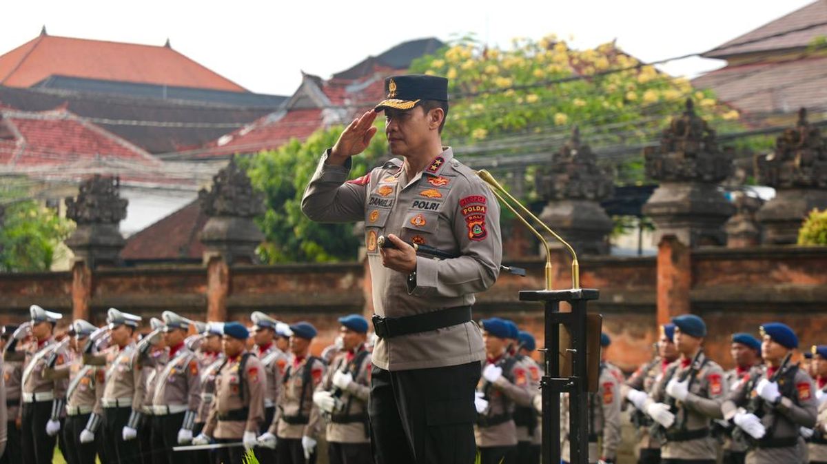 Kapolda Bali Pimpin Upacara Peringatan Hari Olahraga Nasional