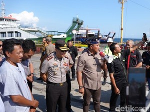 KMP Jatra Disiagakan untuk Urai Macet Belasan Km di Ketapang