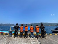 Direktorat Jenderal Pengawasan Sumber Daya Kelautan dan Perikanan (PSDKP) Kementerian Kelautan dan Perikanan (KKP), menangkap satu kapal ikan asing (KIA) asal Filipina yang beroperasi di perairan Sulawesi. (Dok Humas KKP)