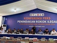 Konferensi pers penindakan rokok ilegal di Jakarta, Rabu (9/9/2026). (Dok. Bea Cukai Jakarta)