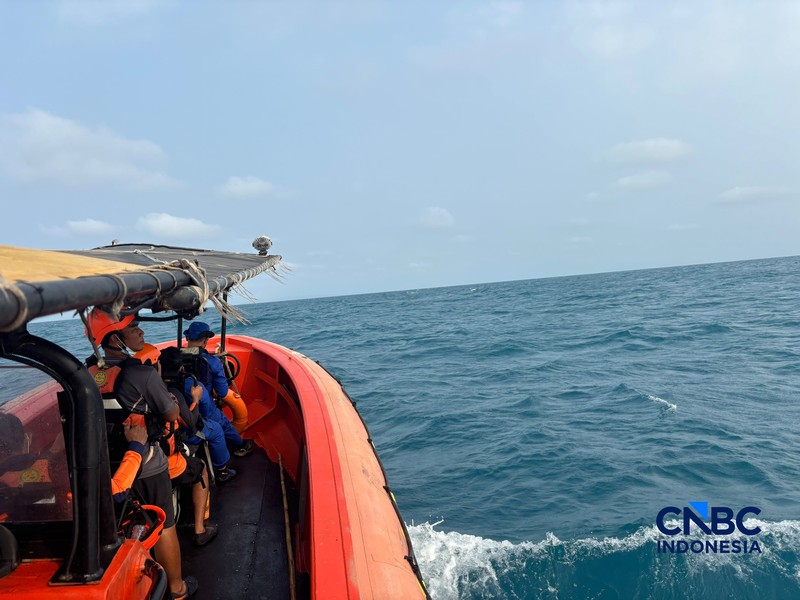 Lima jurnalis dan tiga orang lainnya yang hilang kontak di sekitar Gunung Anak Krakatau, Banten, hingga Rabu (9/9/2026) belum ditemukan. (Dok. Basarnas)