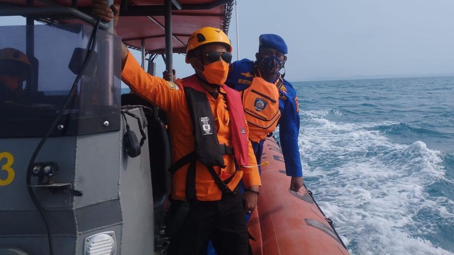 Lima jurnalis dan tiga orang lainnya yang hilang kontak di sekitar Gunung Anak Krakatau, Banten, hingga Rabu (9/9/2026) belum ditemukan. (Dok. Basarnas)