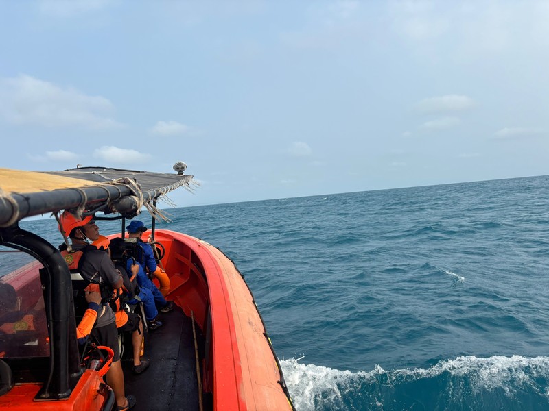 Lima jurnalis dan tiga orang lainnya yang hilang kontak di sekitar Gunung Anak Krakatau, Banten, hingga Rabu (9/9/2026) belum ditemukan. (Dok. Basarnas)
