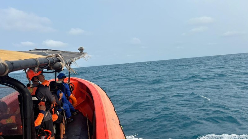 Lima jurnalis dan tiga orang lainnya yang hilang kontak di sekitar Gunung Anak Krakatau, Banten, hingga Rabu (9/9/2026) belum ditemukan. (Dok. Basarnas)