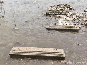 Makam Kuno-Jembatan Tua Muncul Saat Waduk Gajah Mungkur Surut