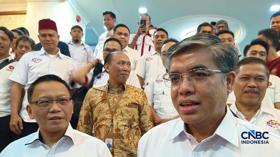 Menteri Ketenagakerjaan (Menaker) Yassierli menerima audiensi Presiden KSPN Ristadi di kantornya, Jakarta, Rabu (9/9/2026). (CNBC Indonesia/Martyasari Rizky)