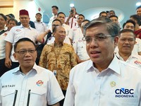 Menteri Ketenagakerjaan (Menaker) Yassierli menerima audiensi Presiden KSPN Ristadi di kantornya, Jakarta, Rabu (9/9/2026). (CNBC Indonesia/Martyasari Rizky)