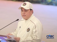 Menteri Pemuda dan Olahraga (Menpora) Erick Thohir memberi sambutan di acara pelepasan kontingen Indonesia menuju Asian Games ke-20 Aichi Nagoya di Istana Kepresidenan, Jakarta, Rabu (9/9/2026). (CNBC Indonesia/Muhammad Sabki)