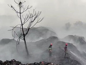 Hari Ke-4 Pemadaman Kebakaran TPA Galuga, Api Masih Timbul Tenggelam