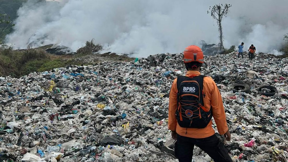 Api Kebakaran Lahan Menjalar ke TPA Galuga, Lebih 42 Ha Terbakar