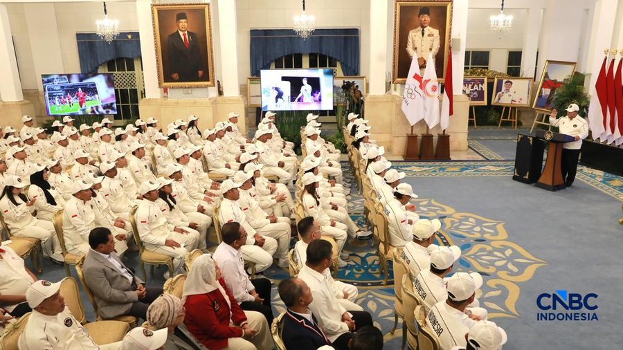Presiden RI, Prabowo Subianto memberi sambutan di acara pelepasan kontingen Indonesia menuju Asian Games ke-20 Aichi Nagoya di Istana Kepresidenan, Jakarta, Rabu (9/9/2026). (CNBC Indonesia/Muhammad Sabki)