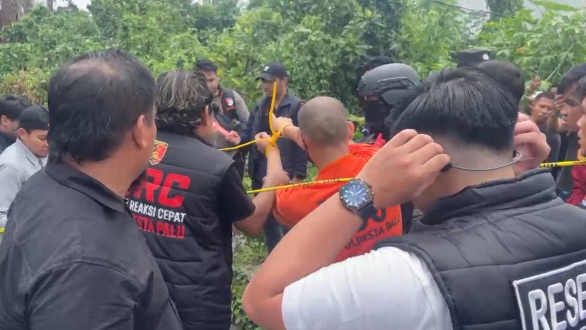 Pembunuh Satu Keluarga di Palu Peragakan 34 Adegan Rekonstruksi